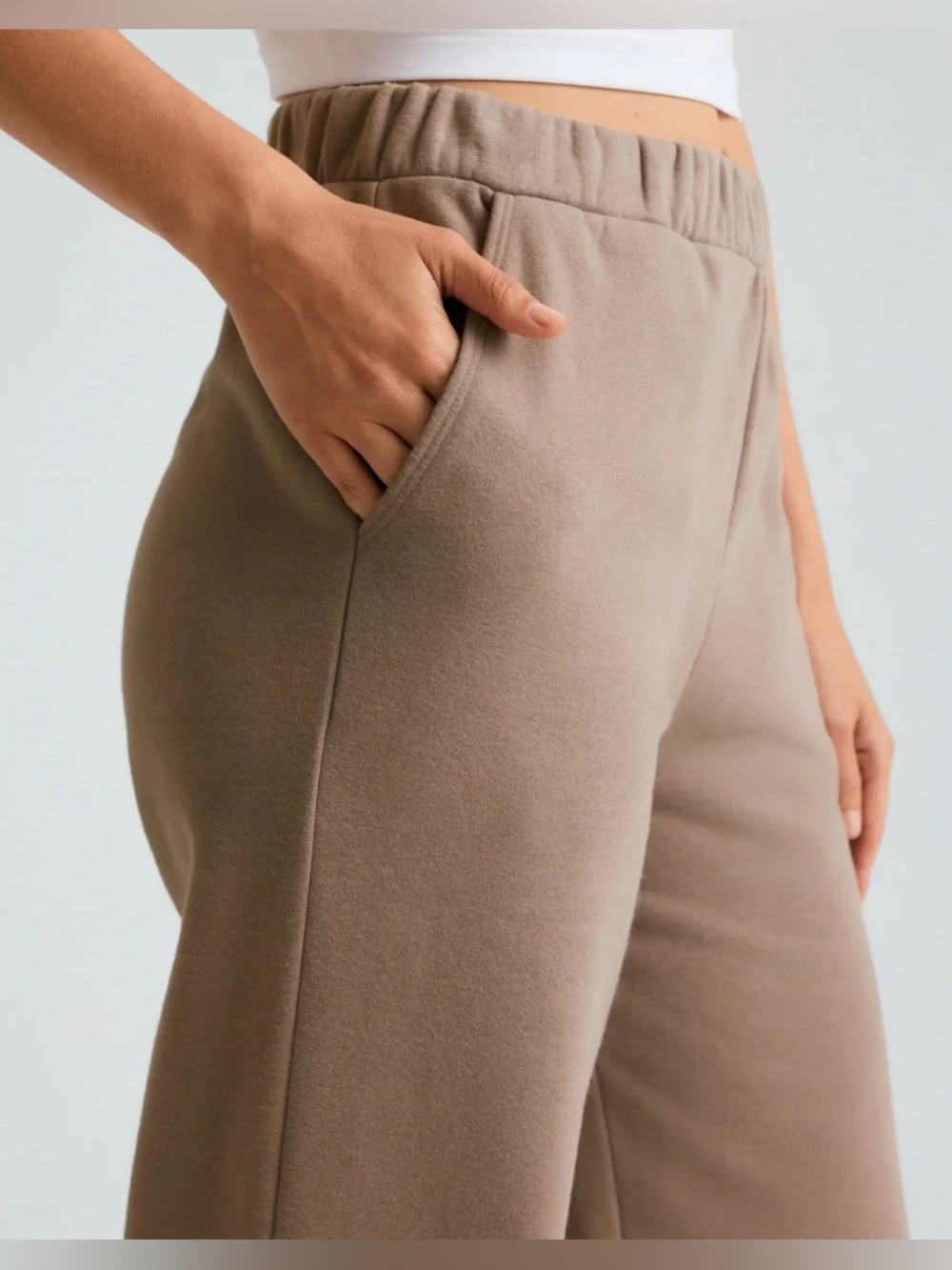 Beyond Yoga Open Ended Mid Rise Wide Leg Pant - Desert Sand Beige: M - Picture 6 of 9